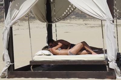 Experience a Honeymoon in Cabo like a celebrity